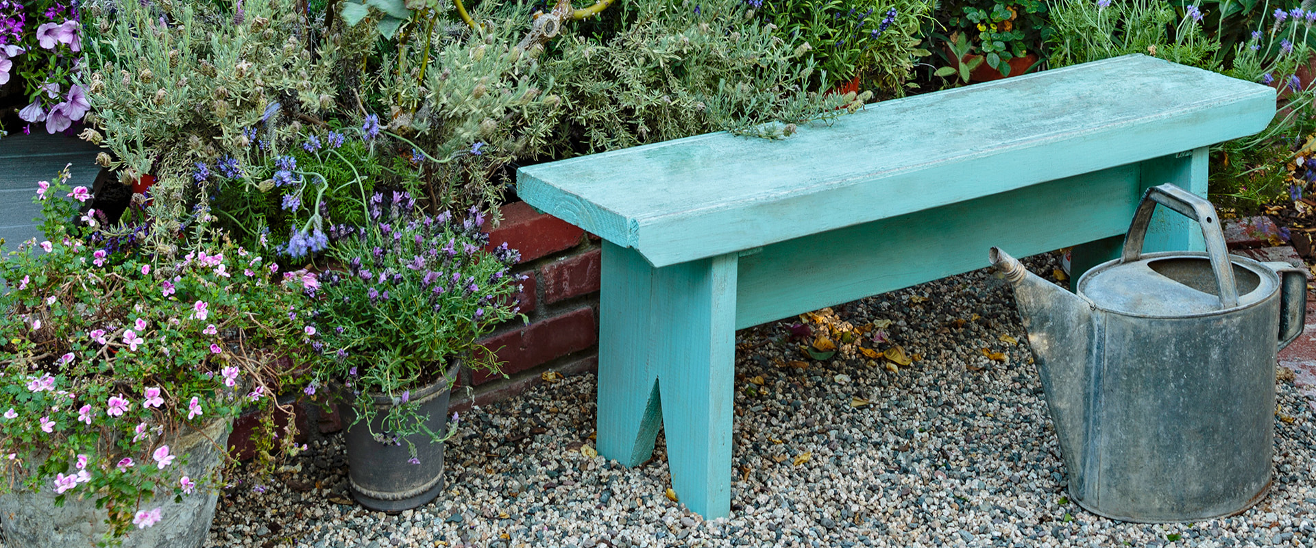 Constructing a Garden Bench: A DIY Guide for Home Renovation Enthusiasts